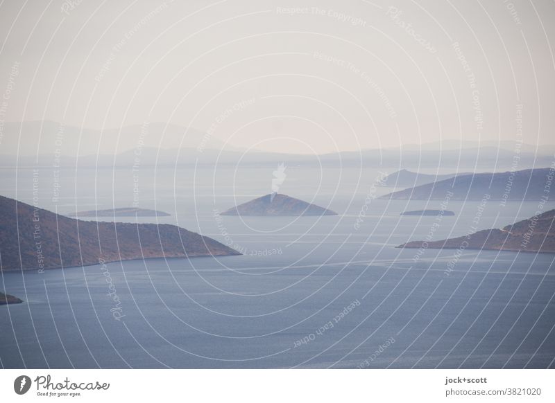 Blick in die Ferne Euböa Landschaft Küste Horizont Silhouette Gedeckte Farben Ägäis Meer Bucht Dämmerung Nebel Panorama (Aussicht) Natur Weitblick Himmel diesig