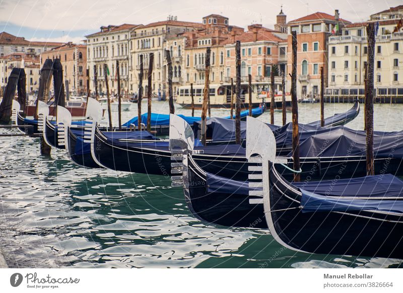 Venedig-Fotografie Großstadt Italienisch Wahrzeichen reisen Europa venezia Architektur venezianisch Kanal Stadtbild Boot alt Gondellift Wasser Himmel Gebäude