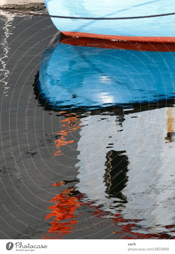 Farbkombination | Wasserfarben Meer Spiegelung Reflexion & Spiegelung Ostsee Wellen Farbfoto Boot Schiff Fischerboot blau