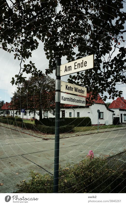 Für Wiedergänger Verkehrsschild Straßenschild Schild Beschriftung Schriftzeichen Buchstaben Nebenstraße Schilder & Markierungen Außenaufnahme Hinweisschild
