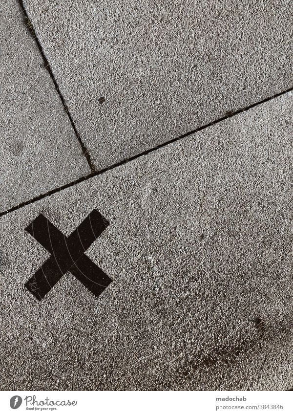Piratenschatz X Kreuz Markierung Boden Hintergrund urban Linien Muster grafisch Strukturen & Formen Detailaufnahme Geometrie abstrakt minimalistisch