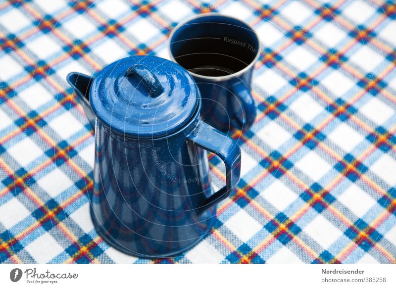 Lieblingskanne Ernährung Frühstück Kaffeetrinken Getränk Heißgetränk Geschirr Tasse Camping Schönes Wetter Linie Streifen Duft Erholung blau mehrfarbig weiß