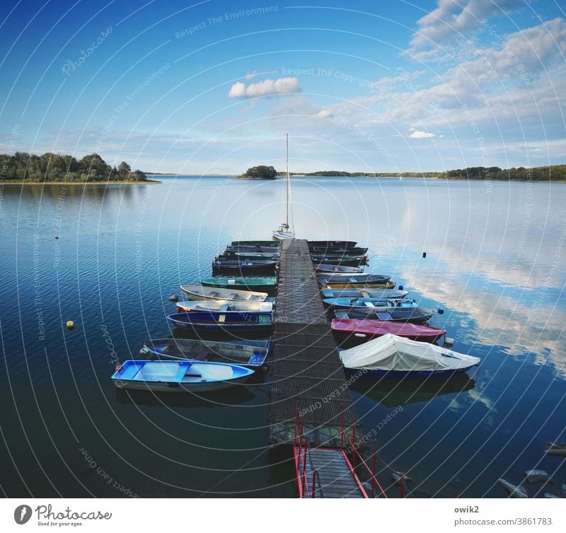 Bootsstegabend Anlegestelle Hafen Segelboot Jacht Sportboot Binnenschifffahrt Schifffahrt See Insel Bucht Seeufer Schönes Wetter Horizont Wolken Himmel Wasser