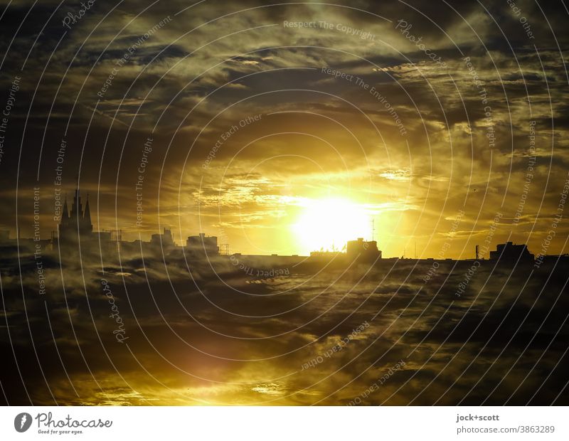 doppelter Untergang der Sonne hinter dem Horizont Sonnenuntergang Gegenlicht Silhouette Panorama (Aussicht) Doppelbelichtung Wolkenhimmel Lichtspiel dramatisch