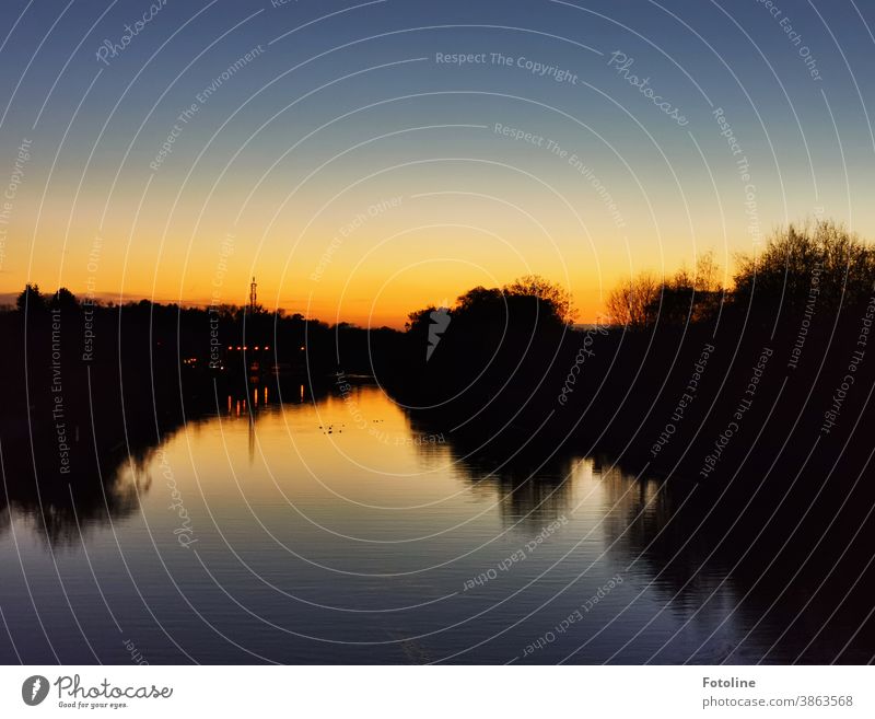 Sonnenuntergang am Mittellandkanal Wolfsburg Himmel Außenaufnahme Menschenleer Wasser Natur Dämmerung Abend Landschaft Farbfoto Umwelt Schönes Wetter