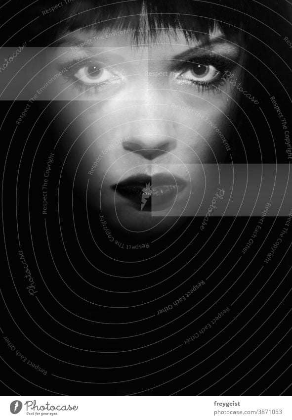 Frau in schwarz weiß mit Grafikelementen Porträt Schwarzweißfoto schwarzhaarig grau Menschen Gesicht emotion Smokey eyes Augen Nase Mund Haare & Frisuren Lippen