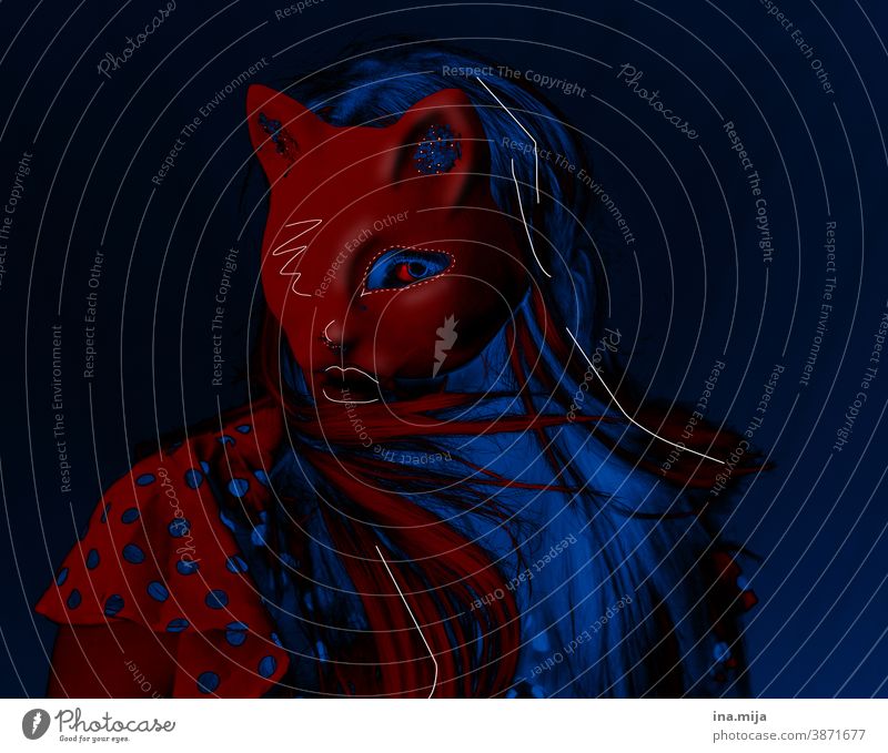 Miau II Künstler Schauspieler Theaterschauspiel Surrealismus Identität Traumwelt träumen Katze Farbe Weiblichkeit trendy Gesicht Tiermensch Party rot blau Maske