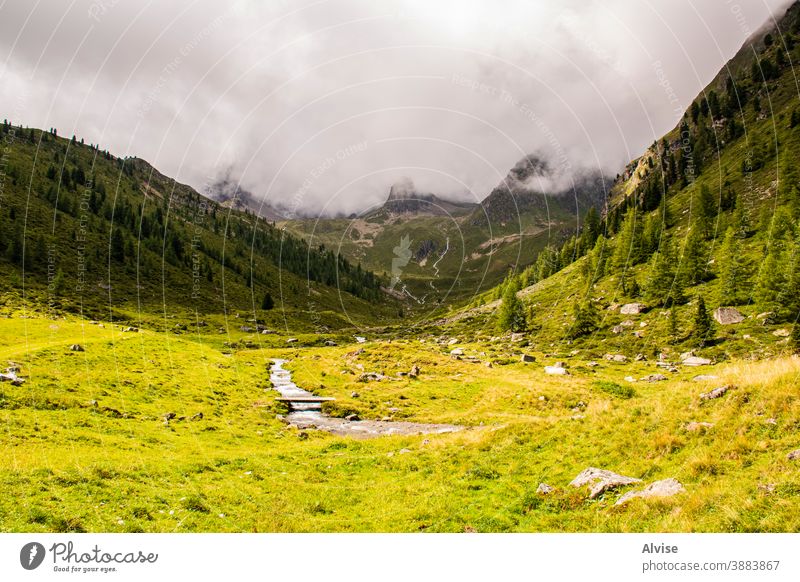 Ströme in den Südtiroler Alpen zwölf Österreich Tirol strömen szenische Darstellungen Szene fließend fallen Aufstieg Mut gefährlich Gipfel Sport Trekking