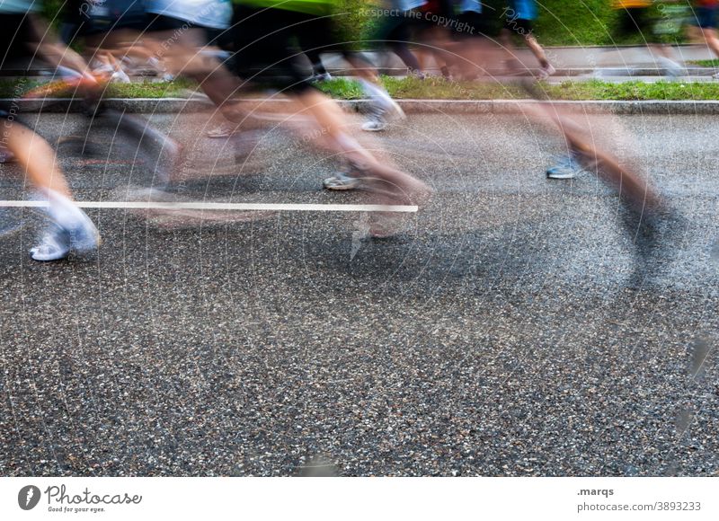 Marathon Sport Fitness Gesundheit Joggen laufen Geschwindigkeit Bewegung Läufer sportlich Jogger Straße Athlet viele Veranstaltung Sportveranstaltung rennen