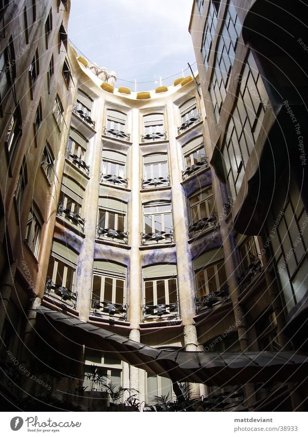 Innenhof Haus Barcelona historisch Kunst Dach Architektur