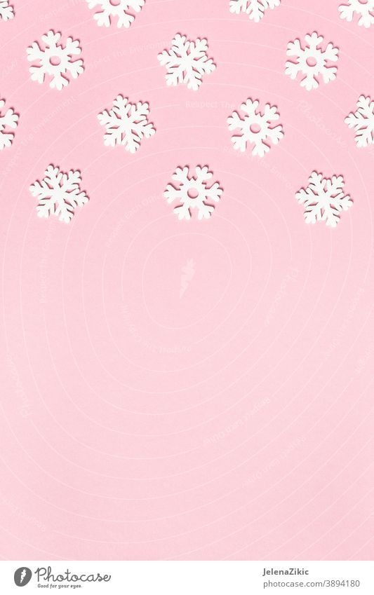 Winterhintergrund mit Schneeflocken festlich Weihnachten dekorativ weiß Rahmen Feier leer Grafik u. Illustration saisonbedingt Raum Kopie Feiertage hölzern