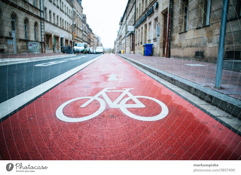 Fahrradweg Fahrradstraße Ladung Cargo-Bike-Anhänger Frachtanhänger Bürger klimafreundlich verkrüppelt Zyklus Öko umweltfreundlich ökologisch wirksam beständig