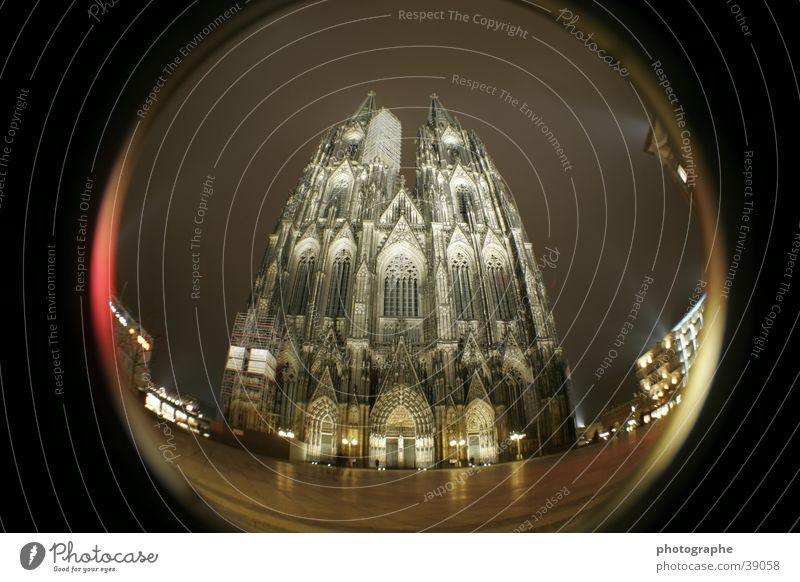 Der Kölner Dom (frontal I) Religion & Glaube Nacht erleuchten Gotteshäuser Fischauge