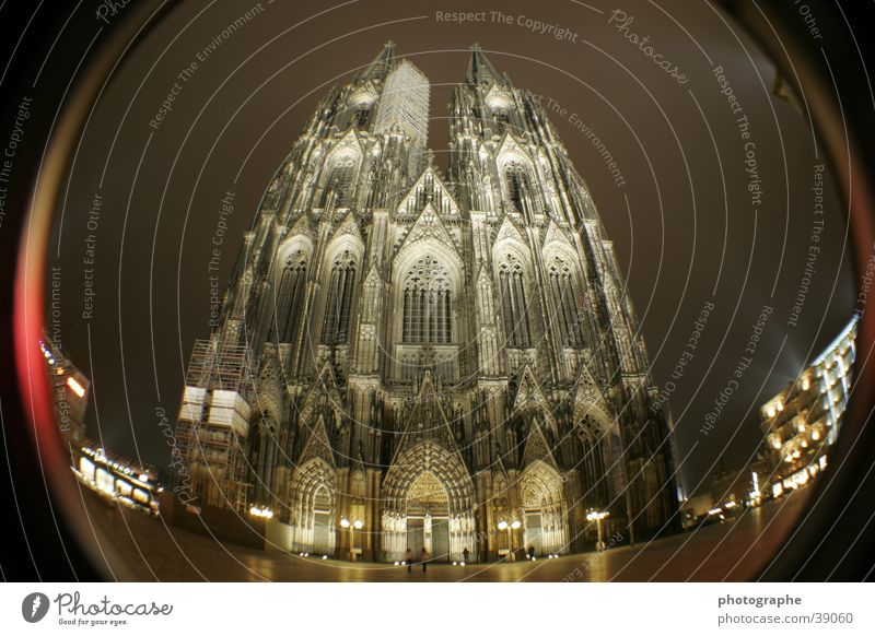 Der Kölner Dom (frontal III) Religion & Glaube Nacht erleuchten Gotteshäuser Fischauge