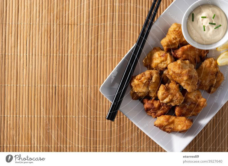 Scharfes Hähnchen-Karaage asiatisch Essstäbchen gekocht Knusprig Küche lecker Abendessen getrocknet schnell Fastfood Lebensmittel Japanisch Japanisches Essen