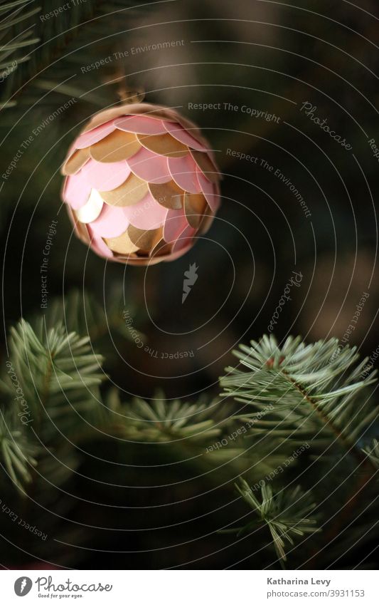 Oh Tannenbaum Nordmanntanne Tannennadel Weihnachtsbaum Weihnachten & Advent Christbaumkugel Christbaumschmuck christbaum rosa gold grün Kugel Heimat