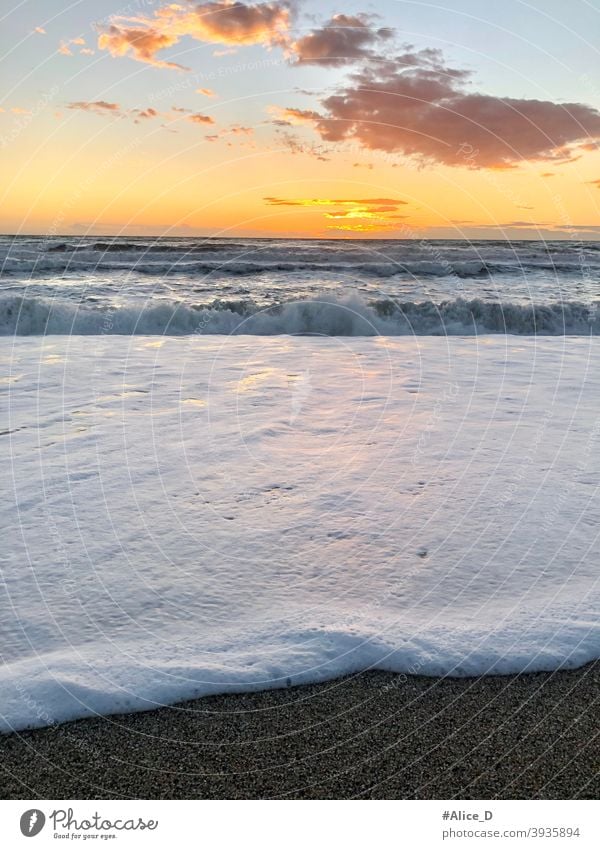 Mittelmeer Wellen Strand bei Sonnenuntergang in Nijar Andalusien Spanien mediterranean sea hour andalusia almeria nijar cabo de gata sound waves video audio