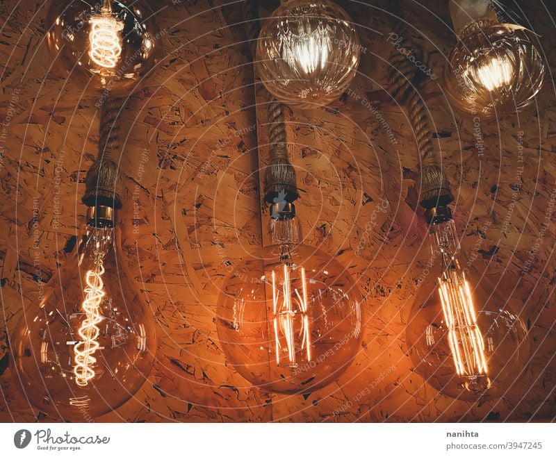 Moderne und dekorative Filament-Glühbirne Wolfram Glühdraht Knolle Energie Elektrizität rustikal altehrwürdig Leuchtdiode Kreativität cool retro glühend