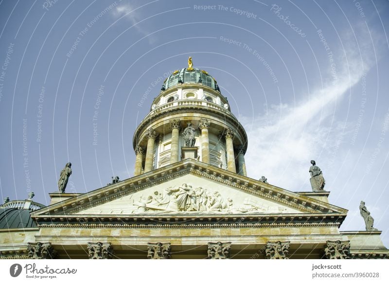 Deutscher Dom (von der Seitenansicht) Bauwerk Baudenkmal Kuppelturm Stadtmitte Sehenswürdigkeit Berlin-Mitte Reichtum elegant Gendarmenmarkt historisch