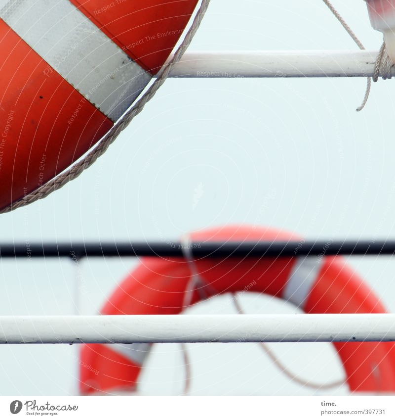 Sicherheitsstufe 2 Schifffahrt Binnenschifffahrt Passagierschiff Wasserfahrzeug An Bord Reling Rettungsring maritim Metall Kunststoff rund rot weiß