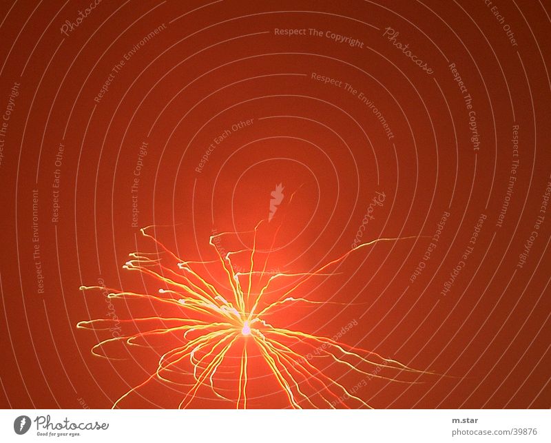 Red Rocket Silvester u. Neujahr rot Langzeitbelichtung Knall Explosion Feuerwerk