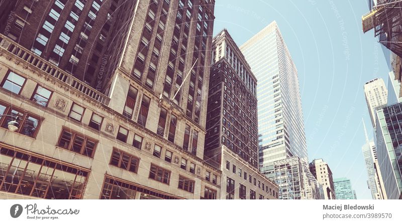 Retro stilisiertes Bild von alten und modernen New York City Architektur, USA. New York State Großstadt Gebäude Wolkenkratzer Stadtmitte Business Manhattan