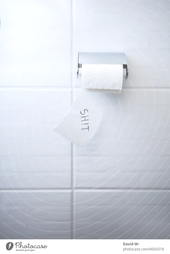 dafür ist es da -Toilettenpapier Bad Häusliches Leben hilfsmittel angewiesen Durchfall scheiße Stuhlgang shit Shit happens