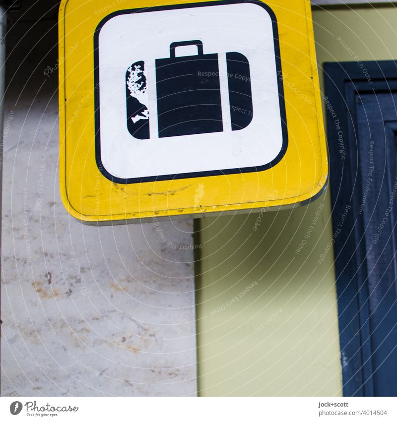 Koffer, ein international ersichtliches Symbol für Urlaub, Reisen und Gepäck Piktogramm Ferien & Urlaub & Reisen Tourismus Schilder & Markierungen