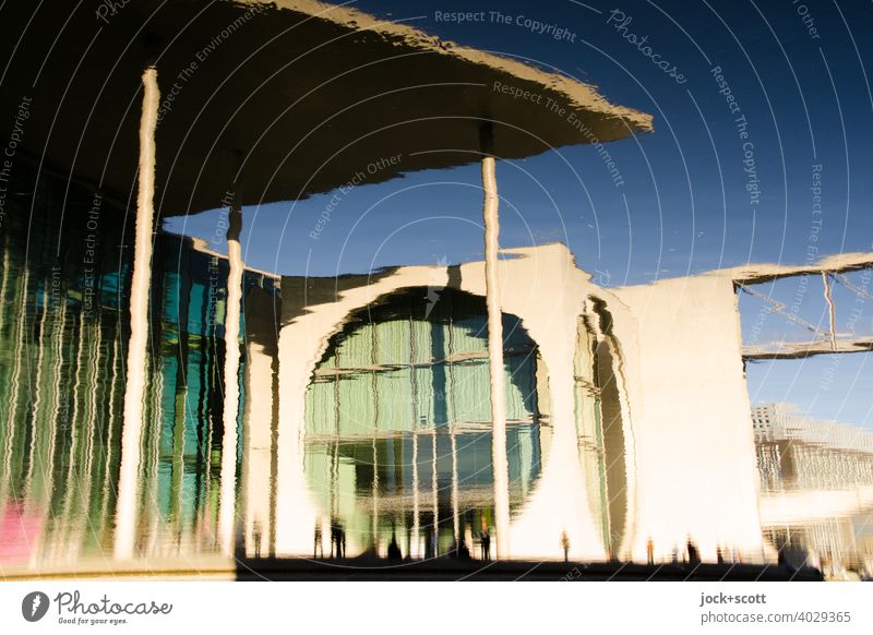 Spreebogen reflektiert Parlament Marie-Elisabeth-Lüders-Haus Moderne Architektur Fassade Wasseroberfläche Reflexion & Spiegelung Deutschland Hauptstadt Berlin