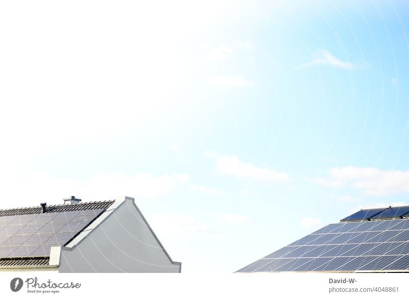 Dächer produzieren Solarenergie Erneuerbare Energie Photovoltaik Klima wärmequelle enegiesparen umweltbewusst fotovoltaikanlage sonnenenergie Technologie