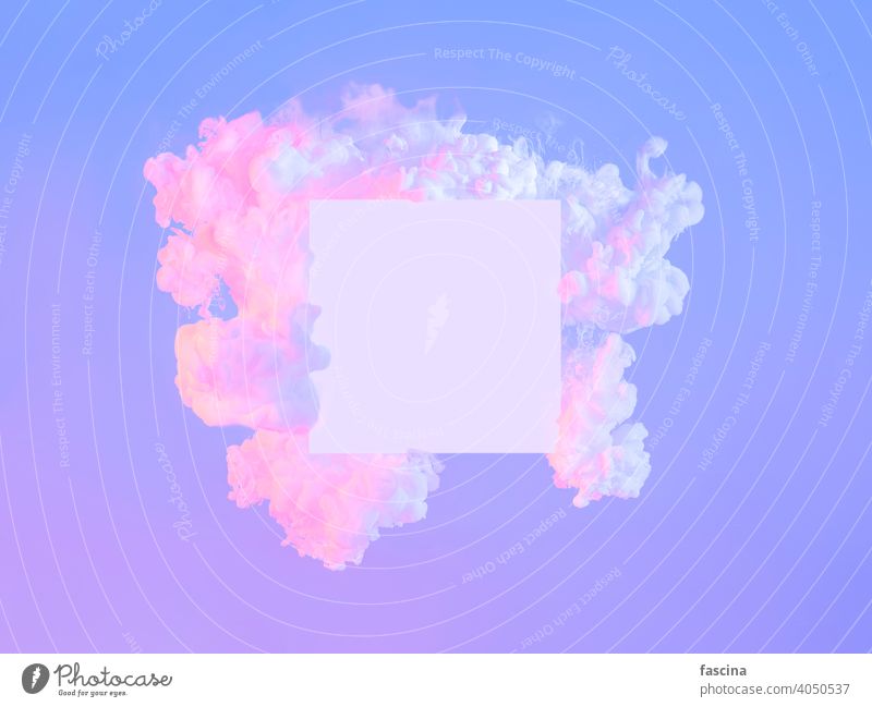 Weißes Quadrat in Neonwolken, Kopierraum. Abstrakt neonfarbig Textfreiraum violett rosa purpur Rahmen weiß Wolken kreativ leer abstrakt Hintergrund Cyberpunk