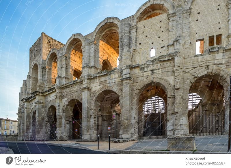 arena arles Römer Architektur Europa Gebäude Kultur altehrwürdig antik Wahrzeichen Frankreich Außenaufnahme