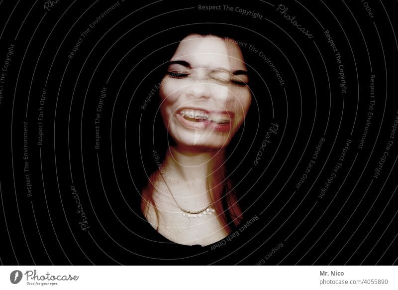 Zerissenheit Wahnsinn Doppelbelichtung abstrakt Experiment Porträt außergewöhnlich skurril Wahnvorstellung Schizophrenie Phantasie Gesicht Kontrast Alptraum