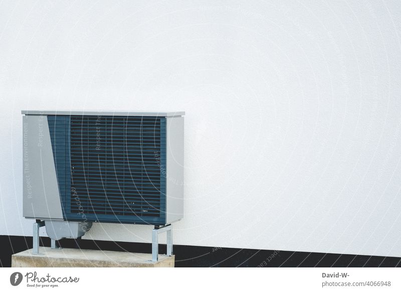 Luftwärmepumpe - zukunftsorientierte Heiztechnik - erneurbare Energien Wohnhaus Wärmegewinnung Erneuerbare Energie nachhaltig Luft-Wasser-Wärmepumpe