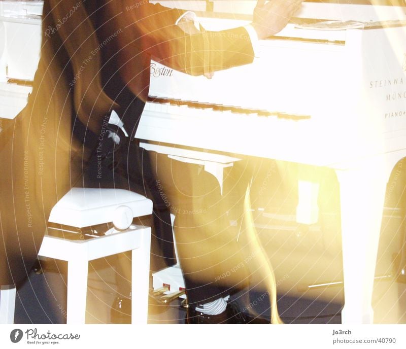 Pianospieler Klavier Licht Unschärfe Mann Musik