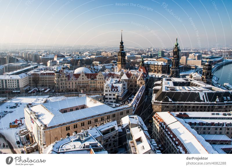 Dresden Panorama im Winter III Dach Grundbesitz Immobilienmarkt Starke Tiefenschärfe Textfreiraum oben Hochhaus Urbanisierung Textfreiraum rechts