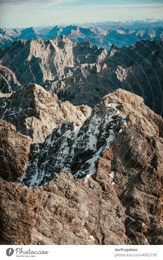 Panoramablick von der Zugspitze V Schneelandschaft Strukturen & Formen Österreich Umweltbilanz Umweltsünder Zerstörung Gletscher Schneebedeckte Gipfel Felsen