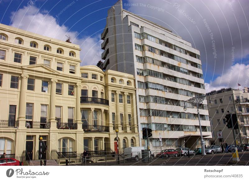 "Alt" neben "Neu" England Brighton Haus verfallen Häuserzeile Architektur Kontrast englische Architektur
