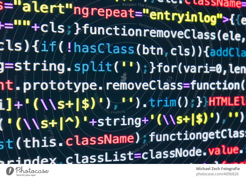 Entwickler-Bildschirm mit farbigem Website-Programmiercode Entwicklung Farbe Code Programmierung php Netz Anwendung Hintergrund Transparente binär Charakter