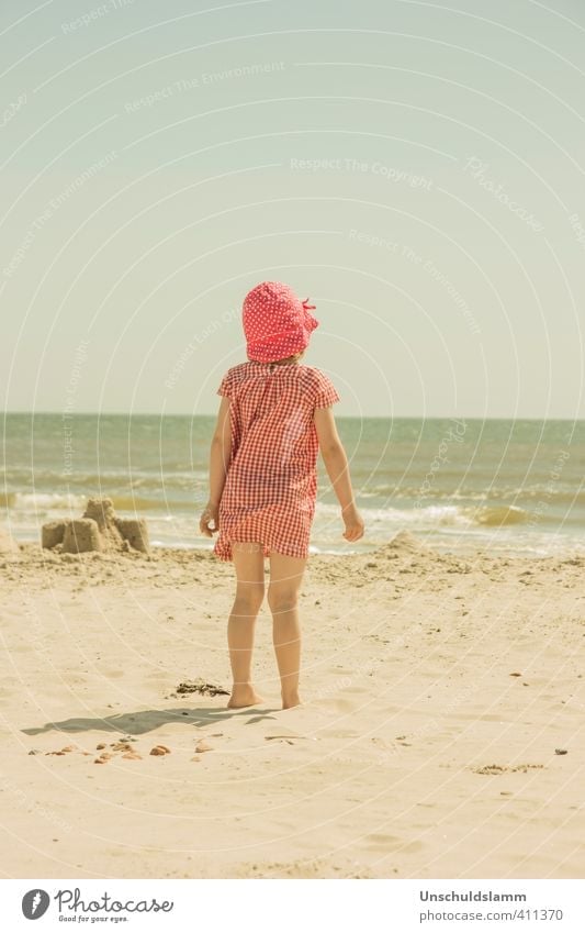Holy Summer Lifestyle Wohlgefühl Erholung Ferien & Urlaub & Reisen Tourismus Sommer Sommerurlaub Sonne Strand Meer Wellen Kind Mädchen 3-8 Jahre Kindheit