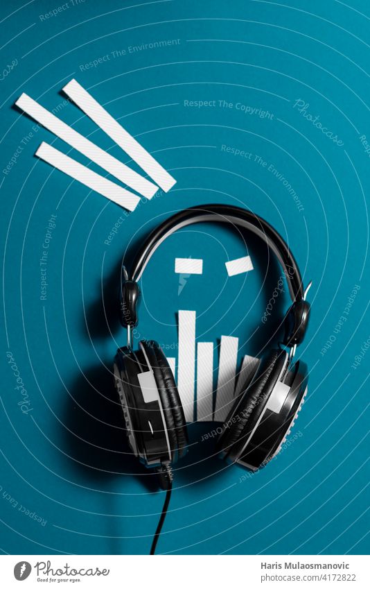 schwarz und weiß moderne Kopfhörer futuristische kreative Audio-Konzept Publikum Audiospektrum Hintergrund Ausstrahlung Business klassisch Mitteilung Design