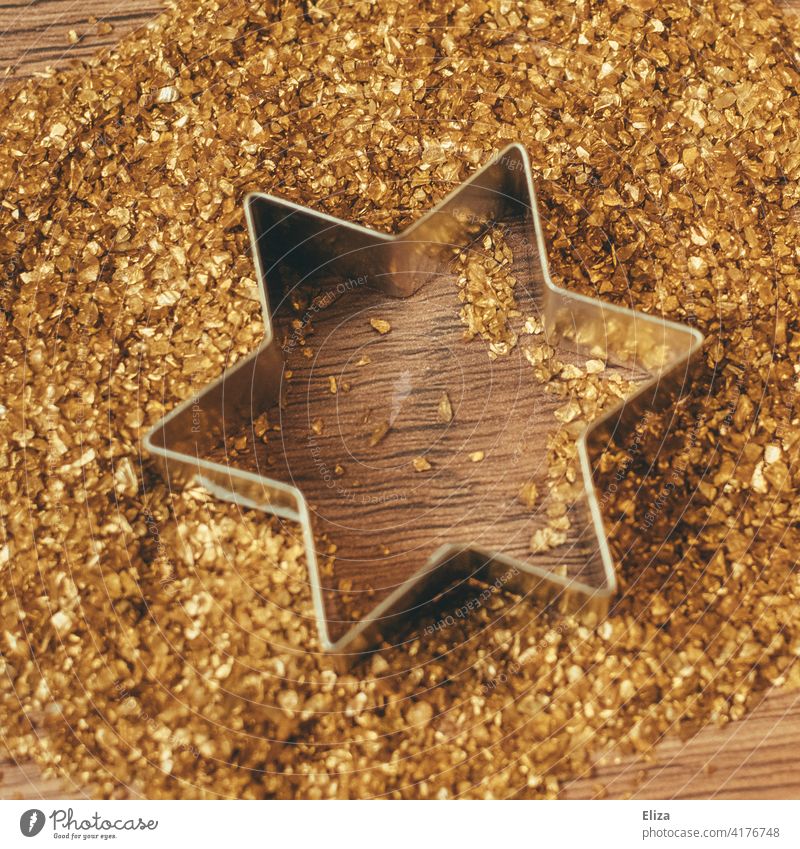 Stern mit Gold als Weihnachtsdeko Weihnachten Weihnachtsdekoration golden Ausstechform Weihnachten & Advent weihnachtlich Dekoration & Verzierung