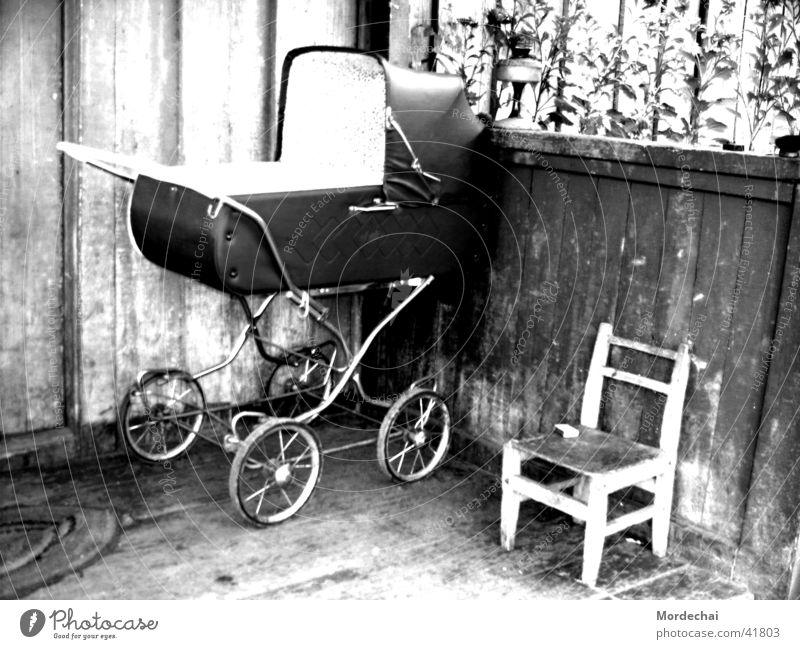 Childhood Baby Kinderwagen Nostalgie Vergangenheit historisch Schwarzweißfoto Tod Leben