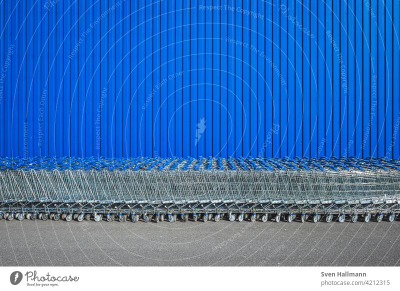 OLYMPUS-DIGITALKAMERA modern Gebäude Linie blau Wellen Aluminium Architektur Fassade Strukturen & Formen abstrakt Einkaufen Symmetrie Design Moderne Architektur