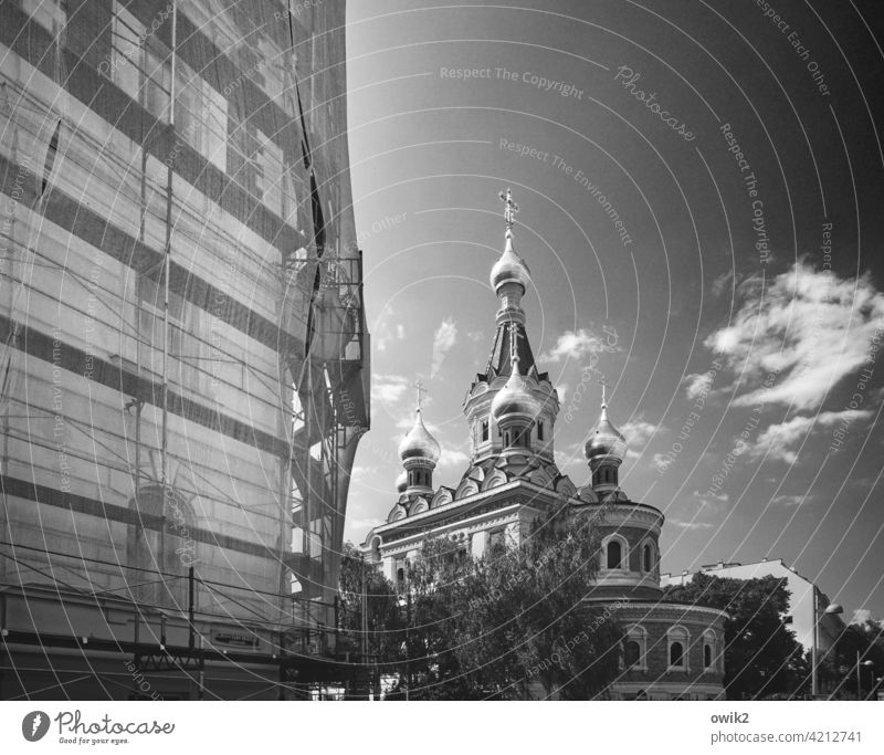 Wien, Russische Kirche Bauwerk Gebäude Kirchturm Zwiebelturm Sehenswürdigkeit alt Himmel Wolken Orthodoxe Kirchen Christliches Kreuz Orthodoxie Tradition