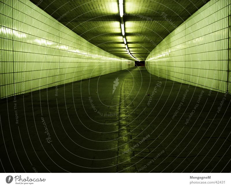 Tunnel Neonlicht dunkel Architektur Gang