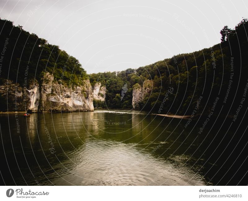 Donaudurchbruch bei Weltenburg Fluss Wasser Landschaft Himmel Natur Sommer Felsen Sonne eng Reise Urlaub Berge