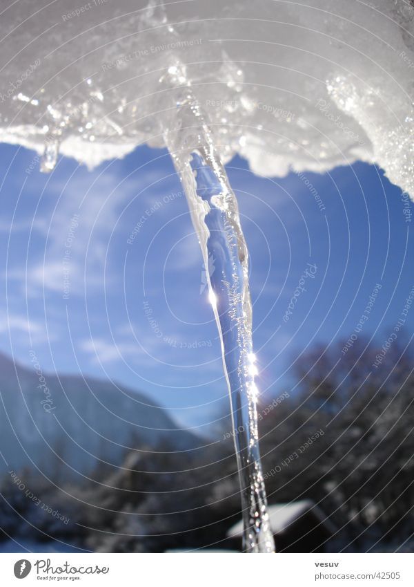 Icy Winter Eiszapfen Bundesland Tirol kalt Sonne Schnee Wasser Landschaft Detailaufnahme