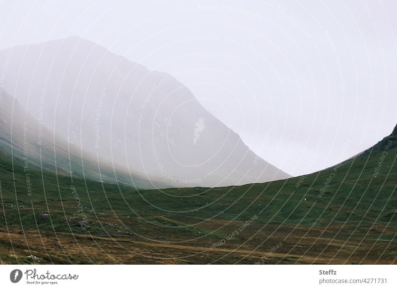 mystische Welten Schottland Nebel Berge Hügel Stille Ruhe Nebelschleier Nebelstimmung Einsamkeit Mystik Geheimnis ruhig geheimnisvoll mysteriös Traum traumhaft