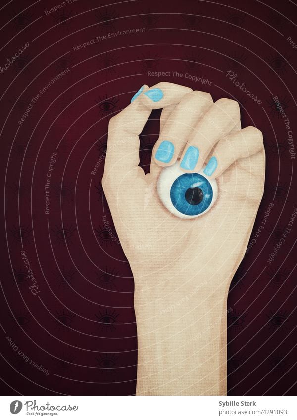 Hand, die ein Auge hält, das in die Handfläche zu wachsen beginnt Seher blaue Nägel gruselig spukhaft allsehendes Auge mystisch Zauberei u. Magie Mysterium Hexe